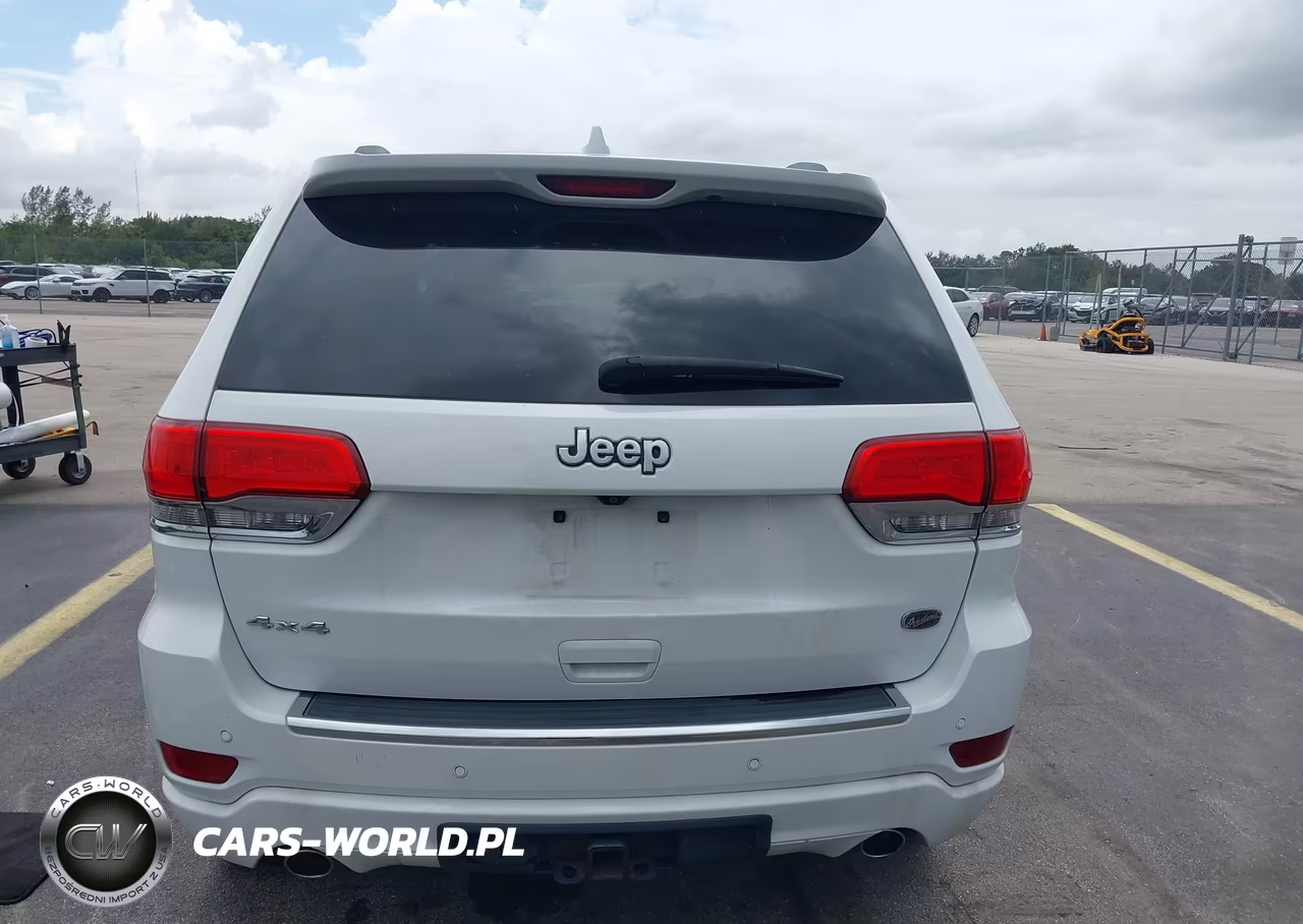 2017 Jeep Grand Cherokee Overland 4X4 VIN:1C4RJFCG0HC641739 - 16
