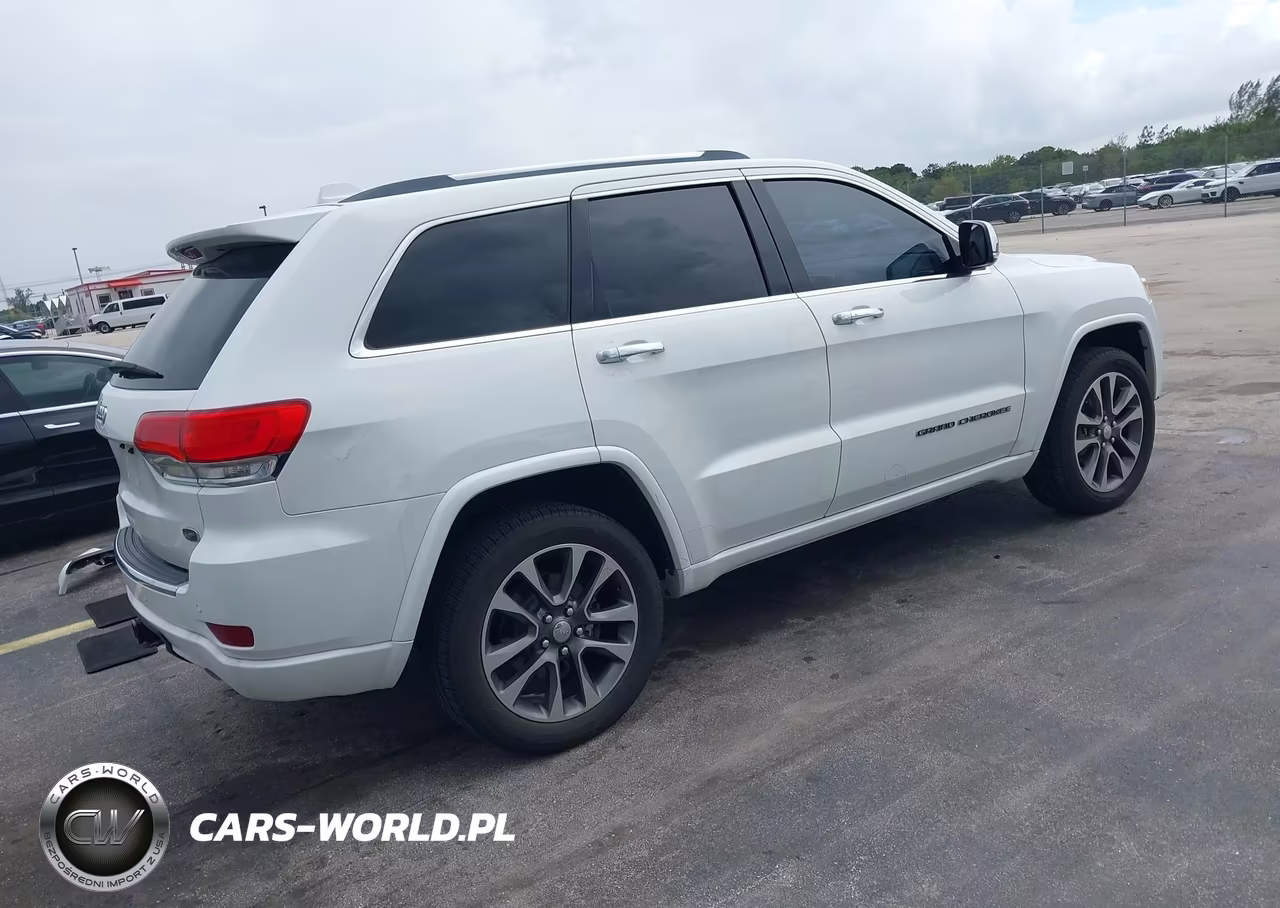 2017 Jeep Grand Cherokee Overland 4X4 VIN:1C4RJFCG0HC641739 - 4