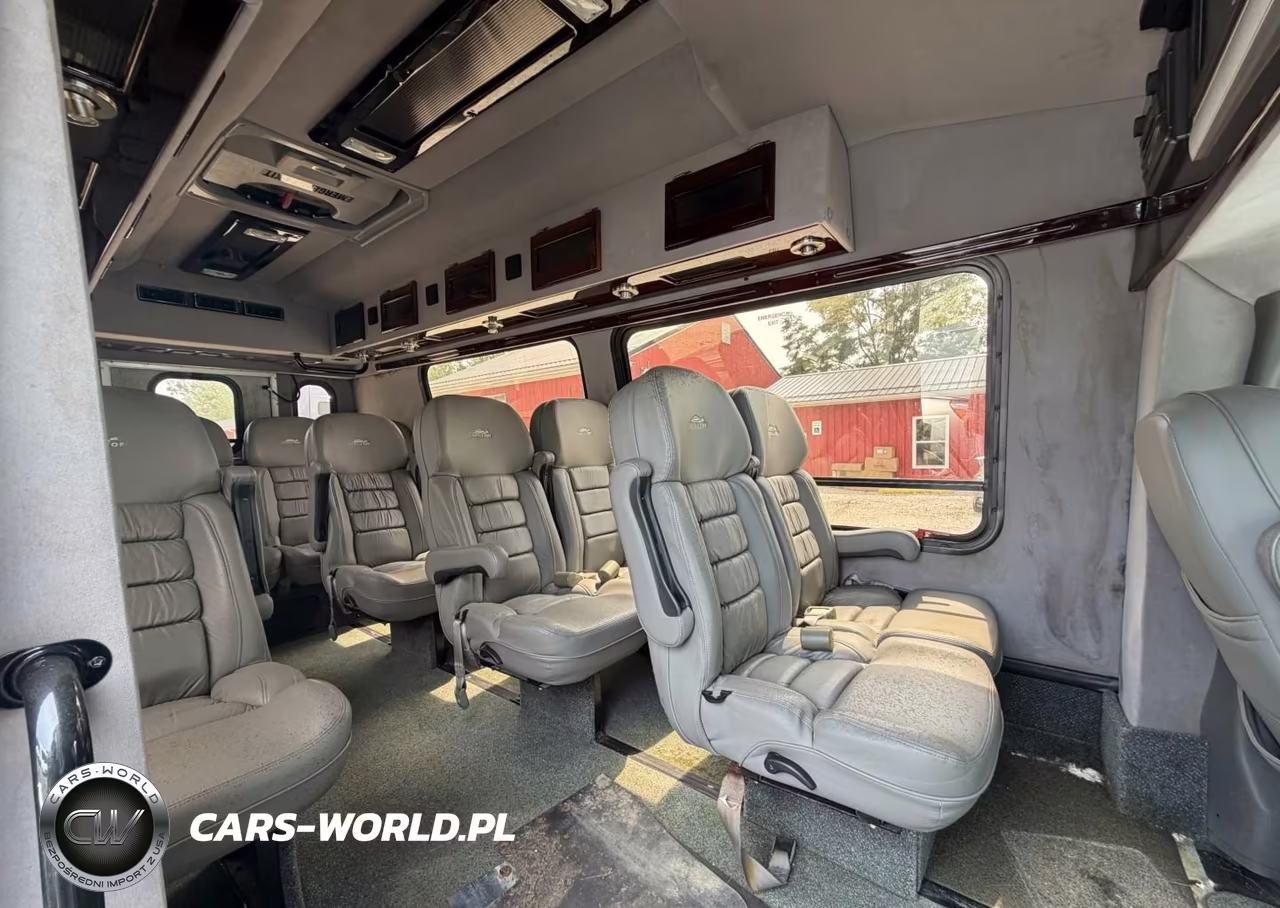 2007 Chevrolet Express Bus VIN:1GBJG31U371138370 - 15