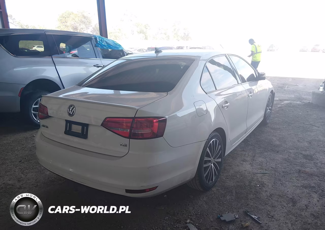 2015 Volkswagen Jetta 1.8T Sport VIN:3VWD17AJ5FM344375 - 4