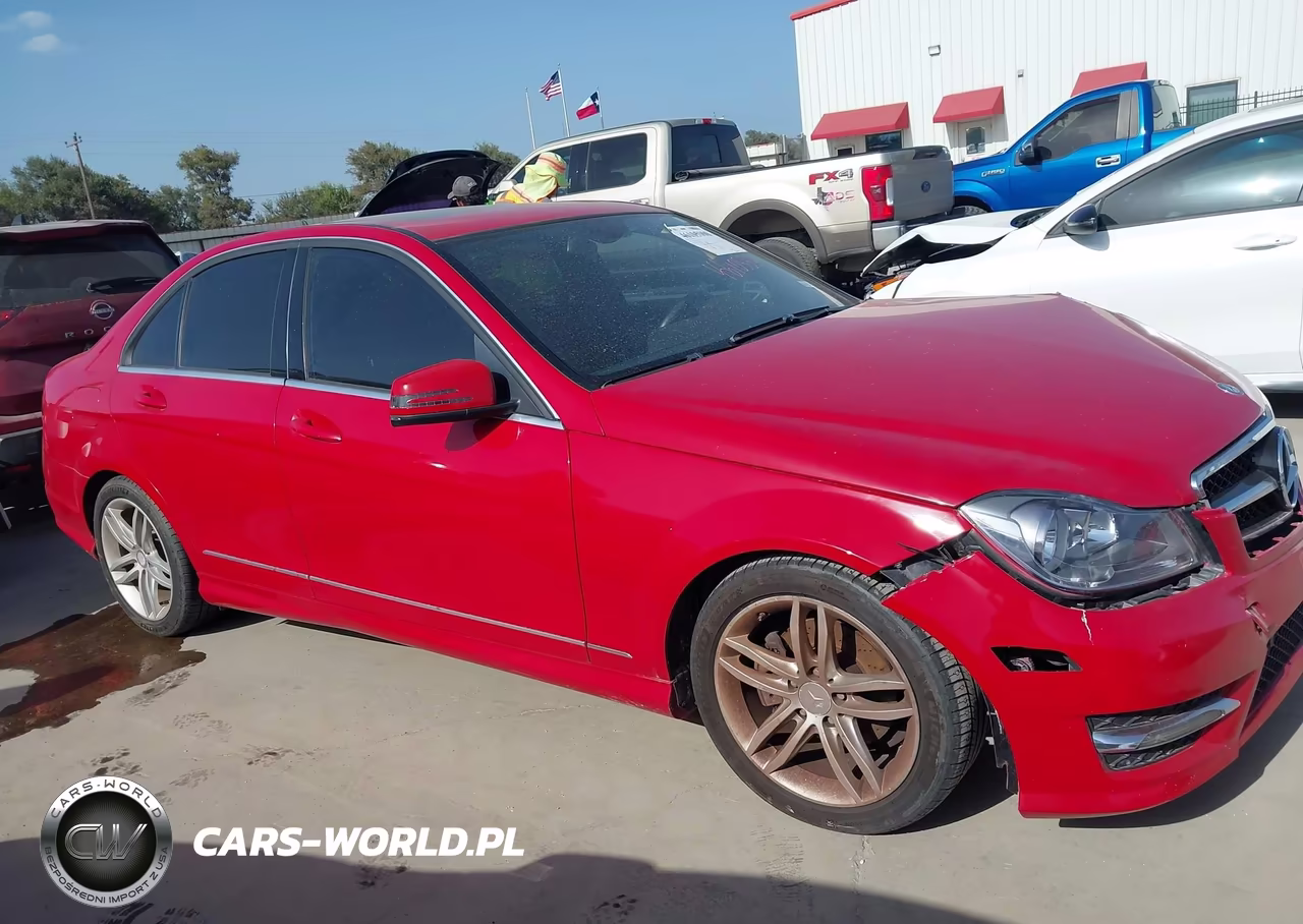 2013 Mercedes-Benz C 250 Sport VIN:WDDGF4HB6DA785611 - 12