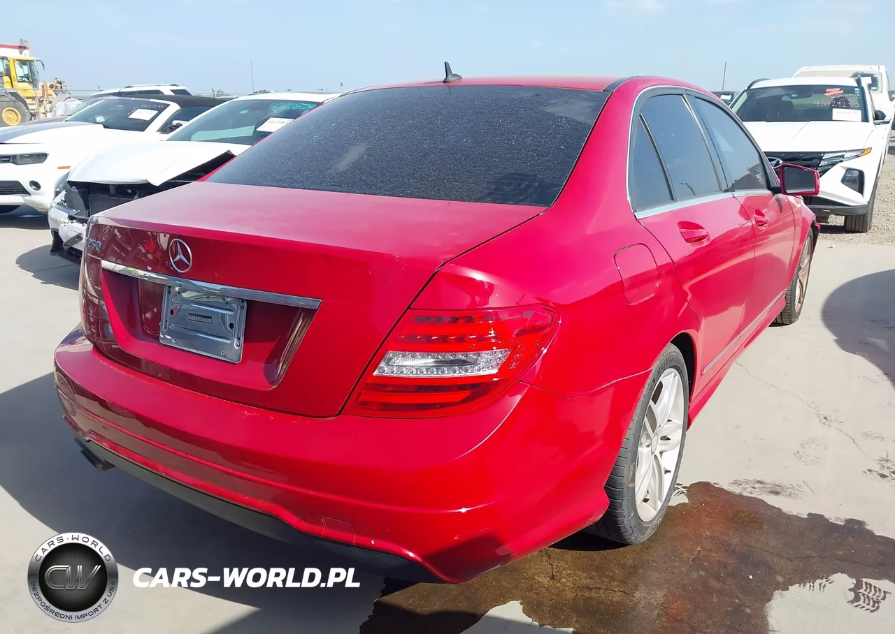 2013 Mercedes-Benz C 250 Sport VIN:WDDGF4HB6DA785611 - 4
