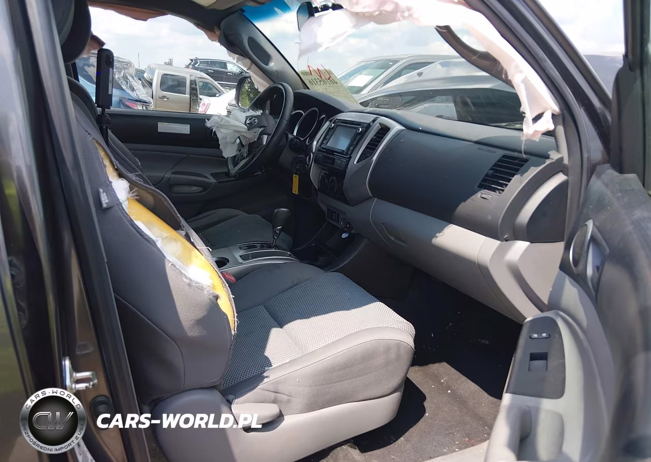 2015 Toyota Tacoma Base V6 VIN:3TMLU4EN8FM196918 - 5