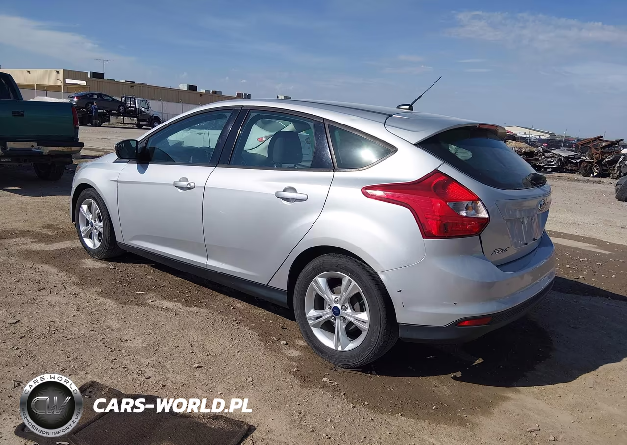 2013 Ford Focus Se VIN:1FADP3K25DL143811 - 3