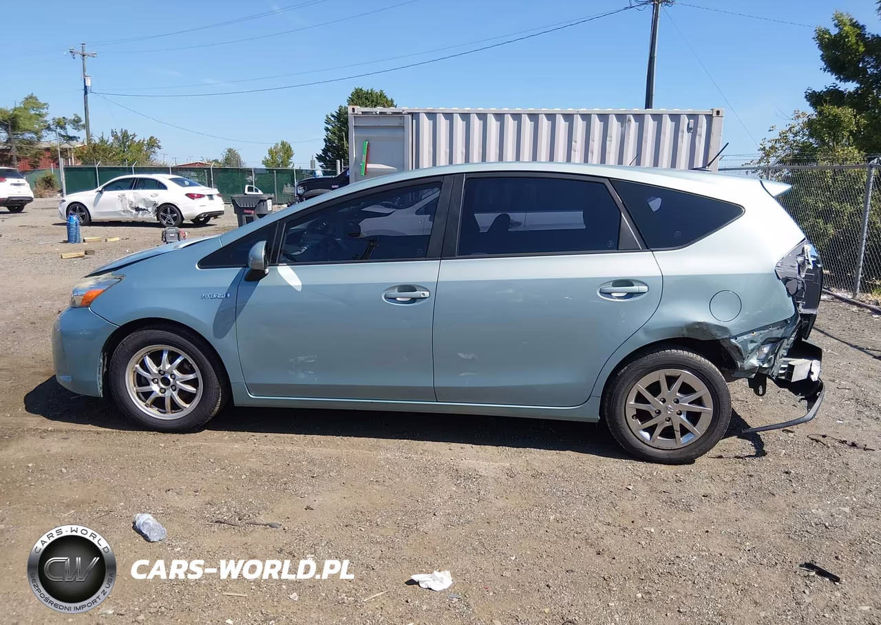 2015 Toyota Prius V Three VIN:JTDZN3EU5FJ020057 - 14