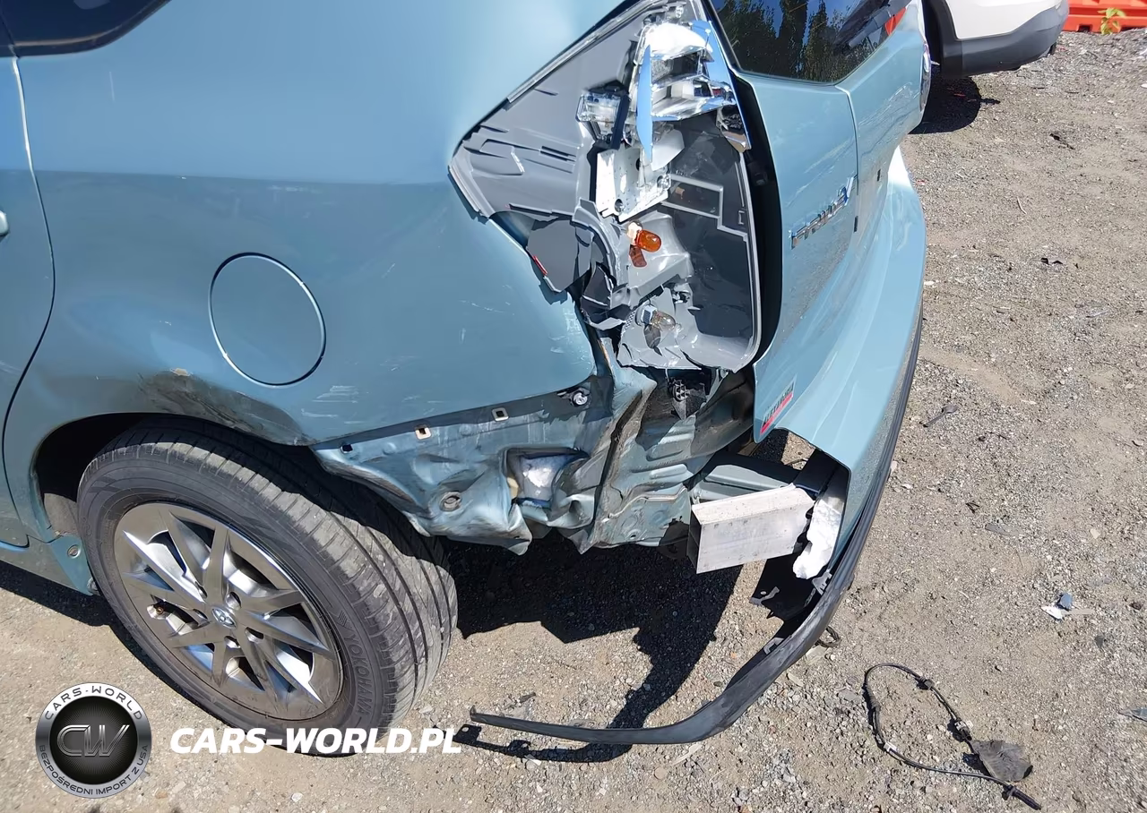 2015 Toyota Prius V Three VIN:JTDZN3EU5FJ020057 - 6
