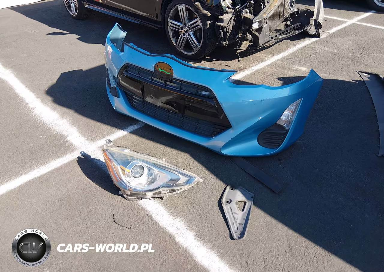 2016 Toyota Prius C Two VIN:JTDKDTB35G1116384 - 12