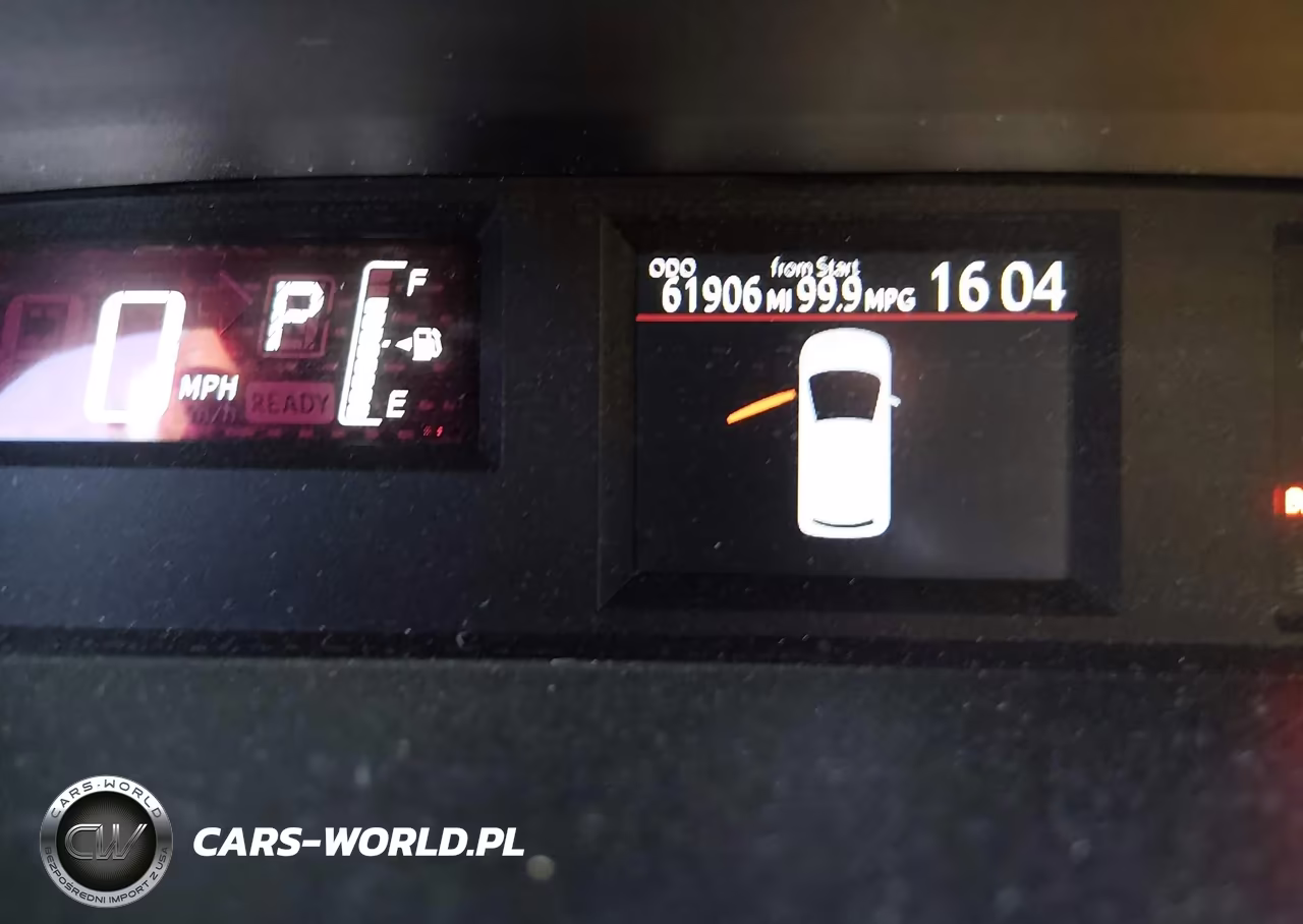 2016 Toyota Prius C Two VIN:JTDKDTB35G1116384 - 16