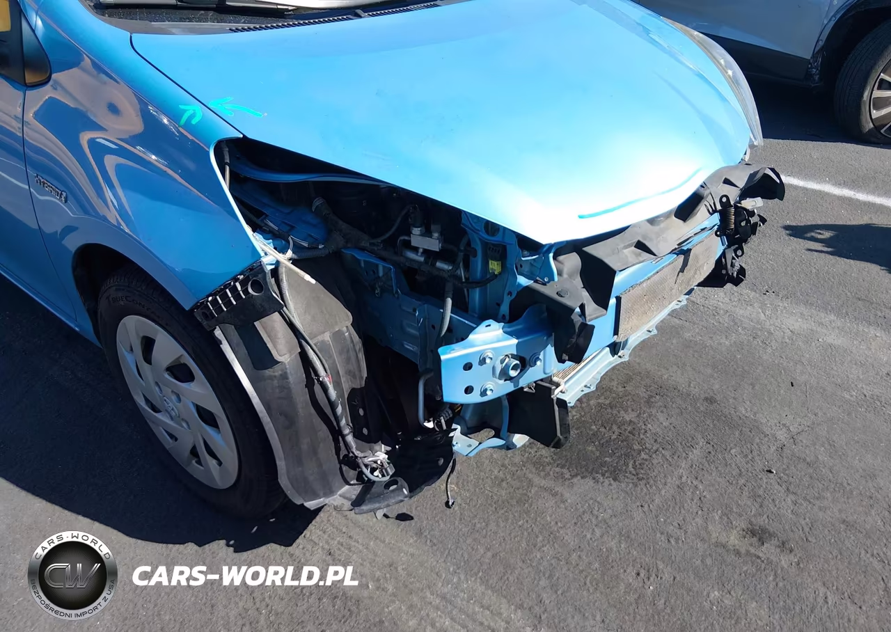 2016 Toyota Prius C Two VIN:JTDKDTB35G1116384 - 6