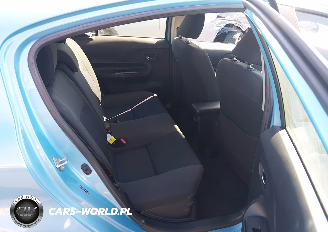 2016 Toyota Prius C Two VIN:JTDKDTB35G1116384 - 8