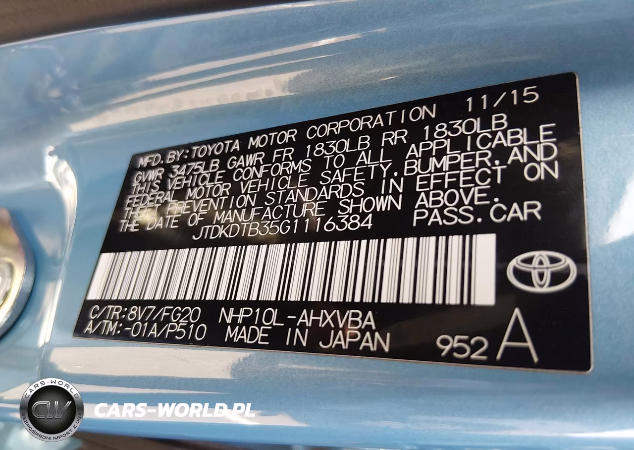 2016 Toyota Prius C Two VIN:JTDKDTB35G1116384 - 9