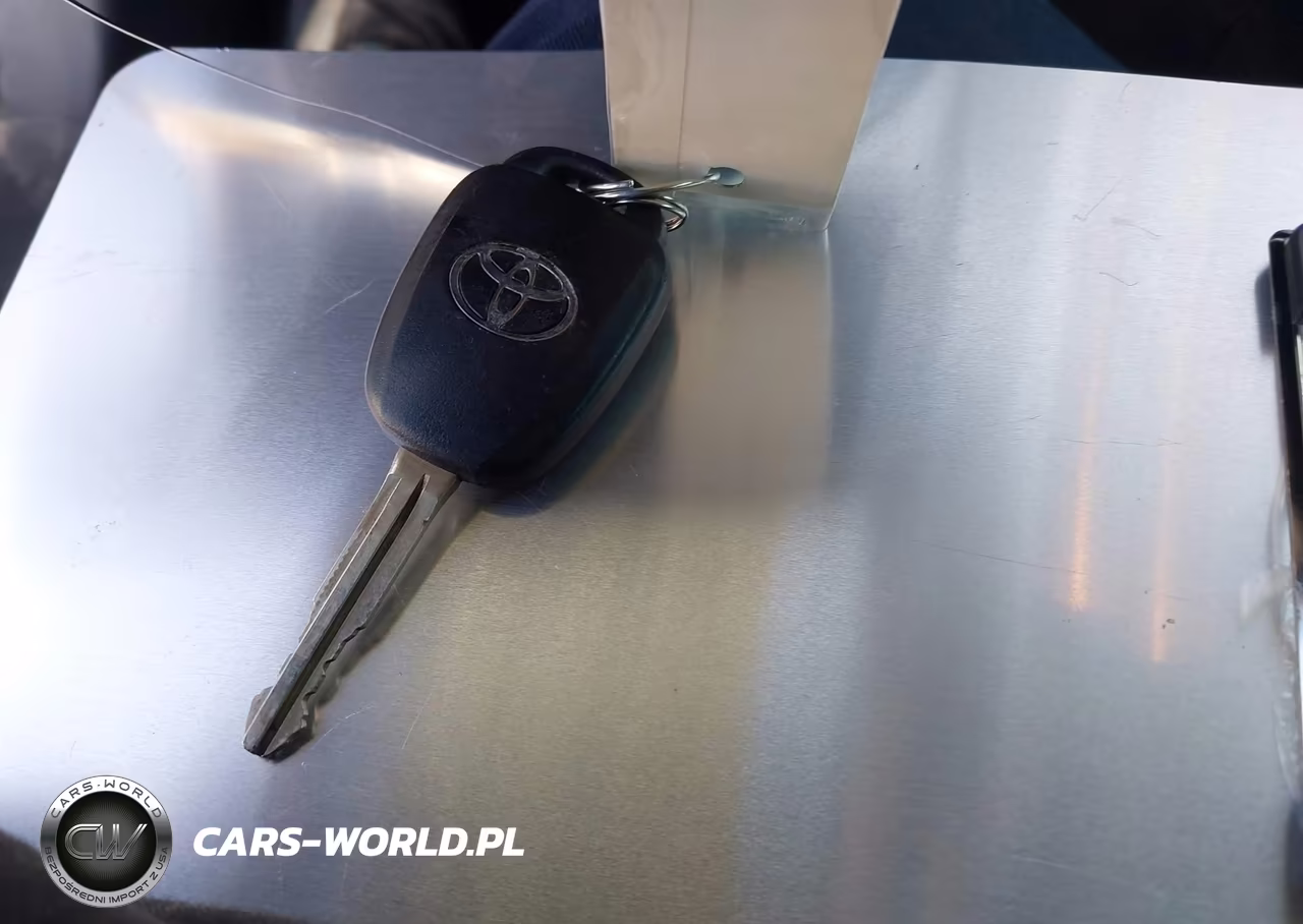 2016 Toyota Corolla S Plus VIN:5YFBURHE0GP471101 - 11
