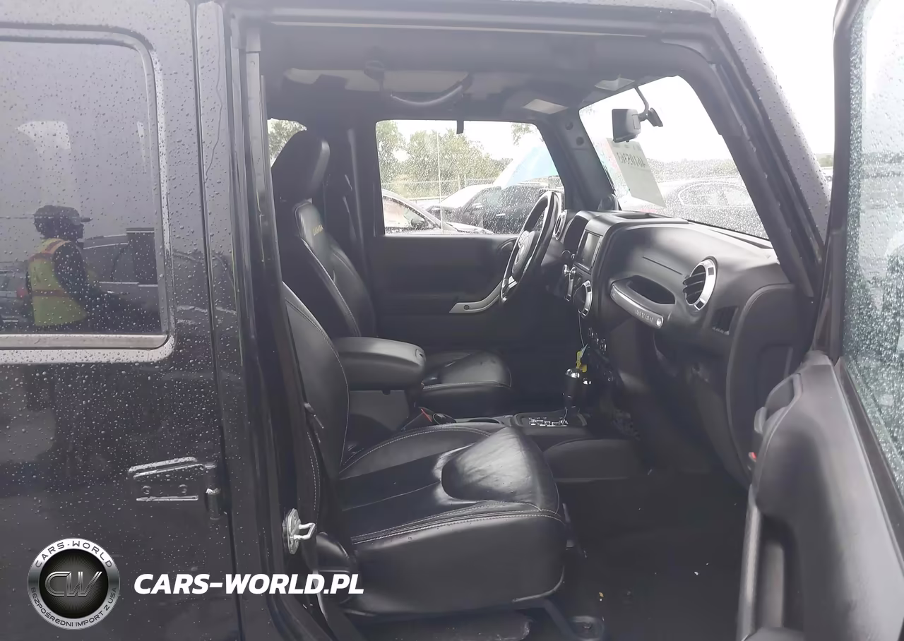 2014 Jeep Wrangler Unlimited Sahara VIN:1C4BJWEG4EL163755 - 5