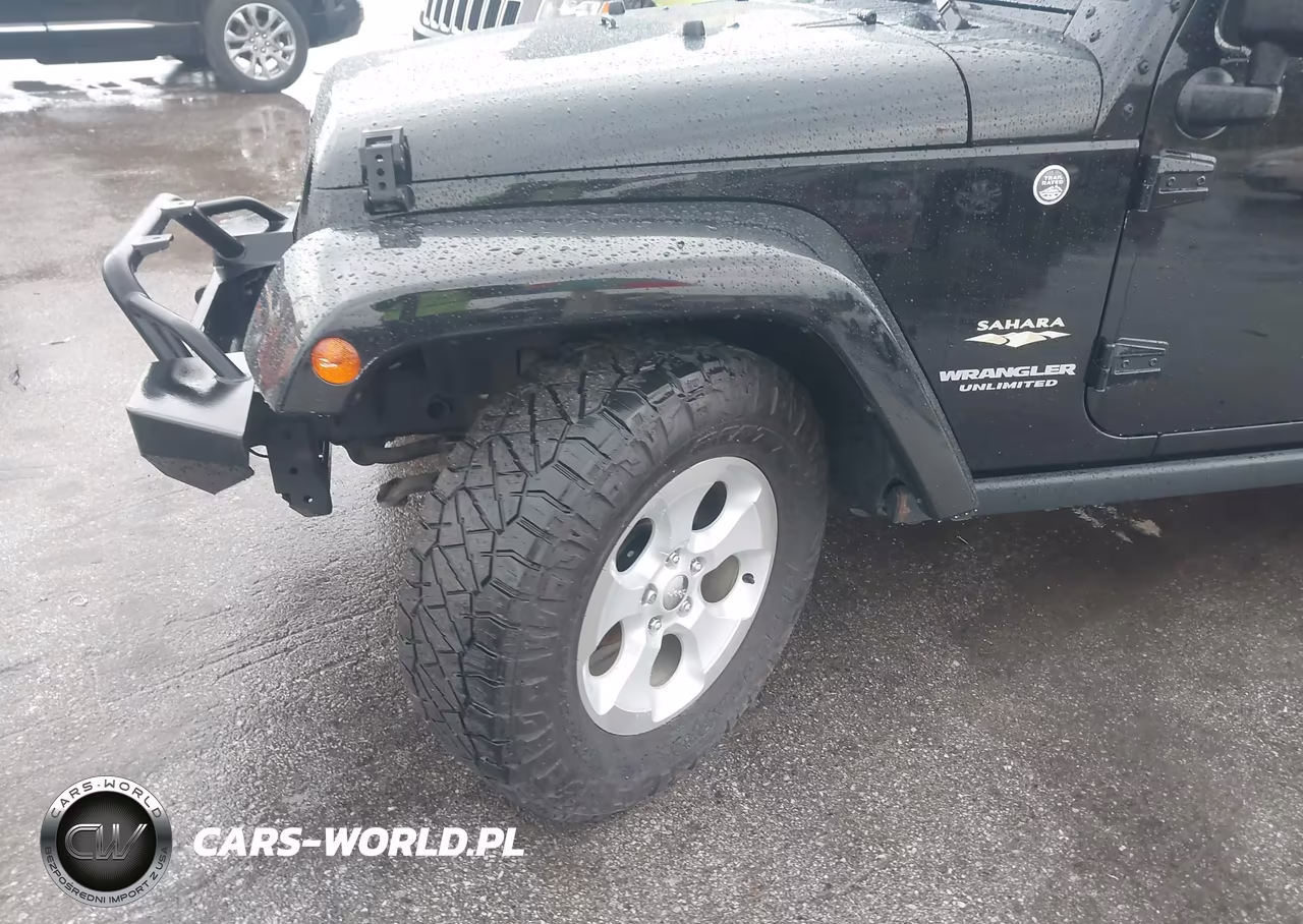 2014 Jeep Wrangler Unlimited Sahara VIN:1C4BJWEG4EL163755 - 6
