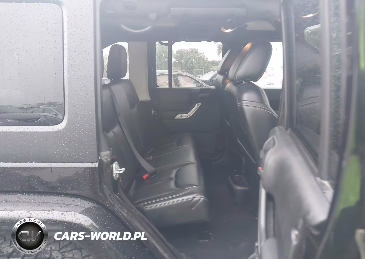 2014 Jeep Wrangler Unlimited Sahara VIN:1C4BJWEG4EL163755 - 8