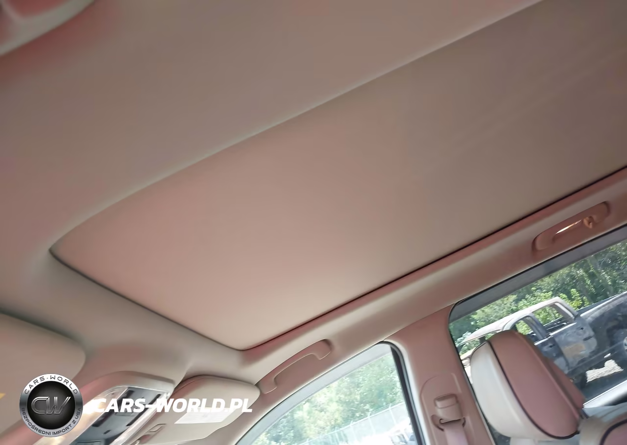 2015 Jeep Grand Cherokee Overland VIN:1C4RJECM6FC244002 - 19