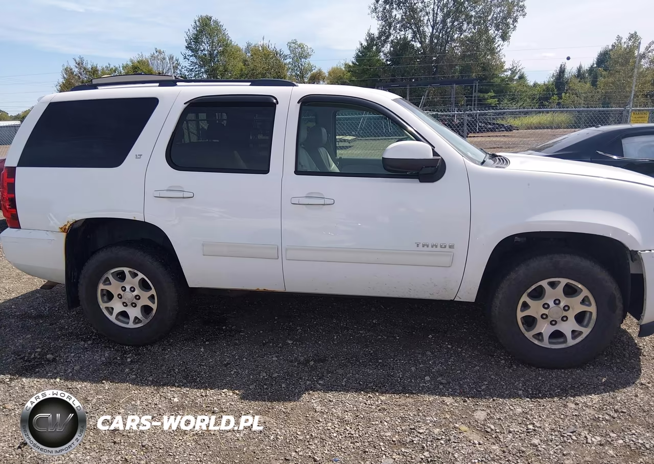 2010 Chevrolet Tahoe Lt VIN:1GNUKBE01AR233812 - 13