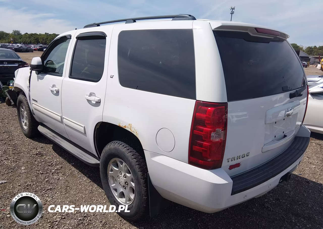 2010 Chevrolet Tahoe Lt VIN:1GNUKBE01AR233812 - 3