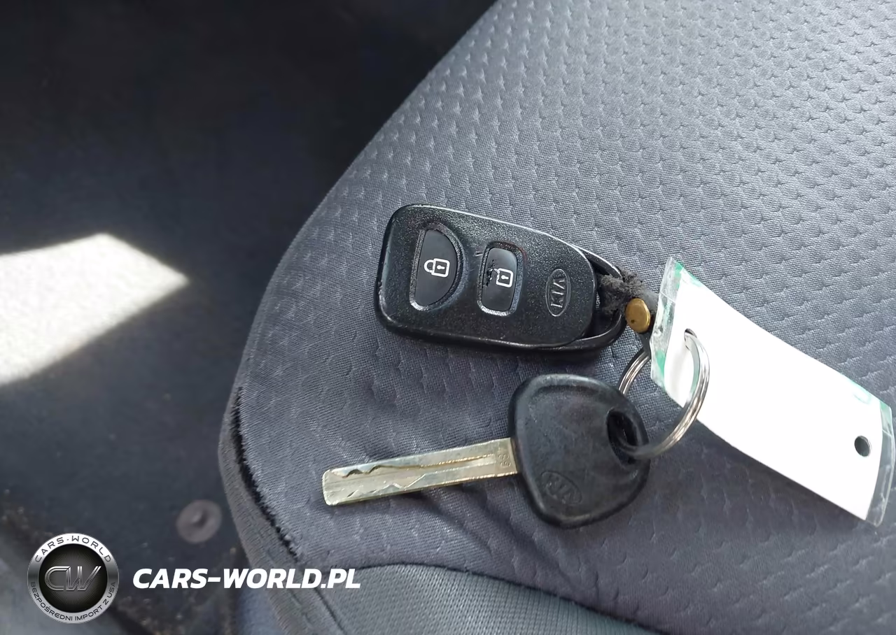 2012 Kia Sorento Lx V6 VIN:5XYKTDA25CG249643 - 11