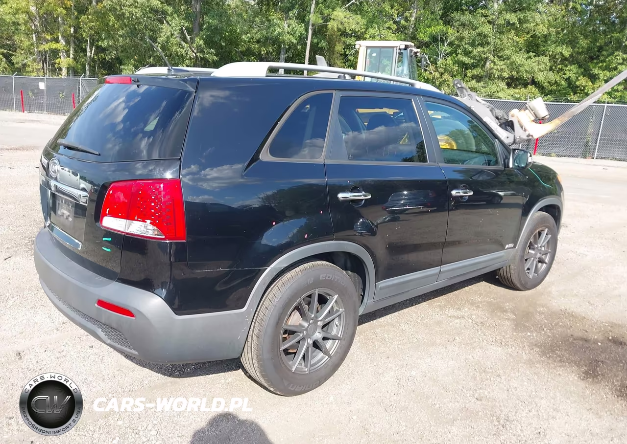 2012 Kia Sorento Lx V6 VIN:5XYKTDA25CG249643 - 4