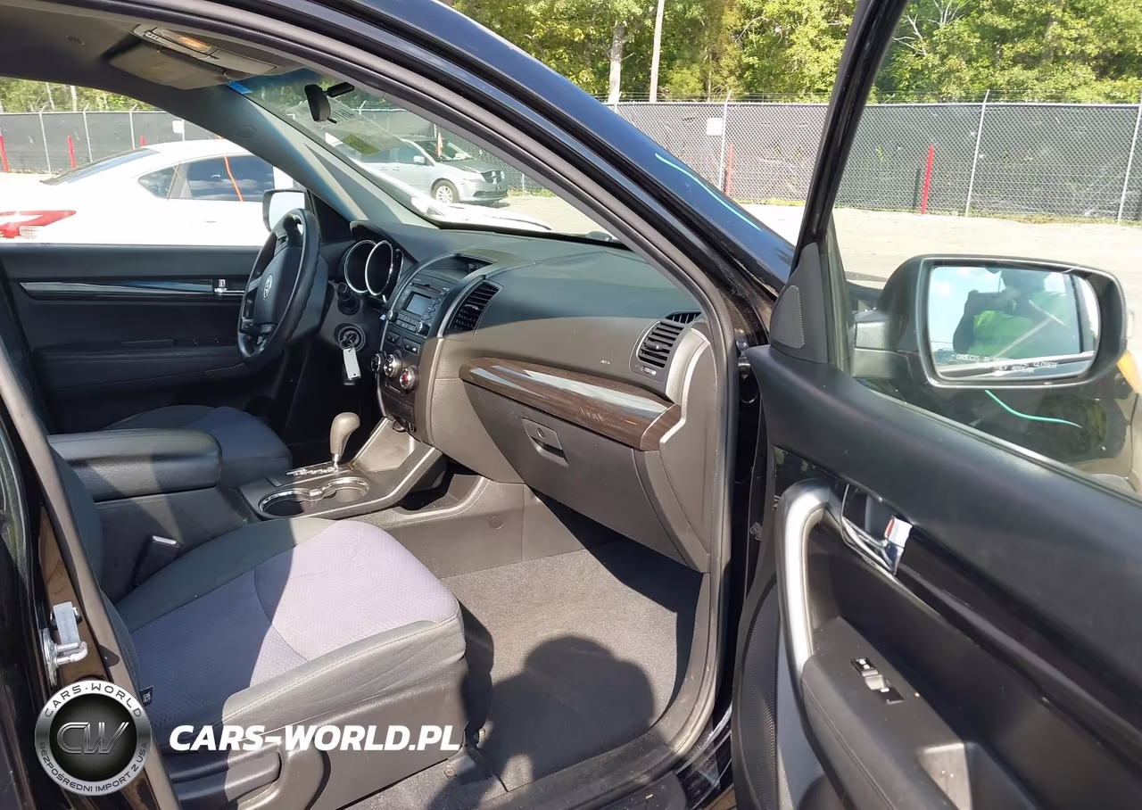 2012 Kia Sorento Lx V6 VIN:5XYKTDA25CG249643 - 5