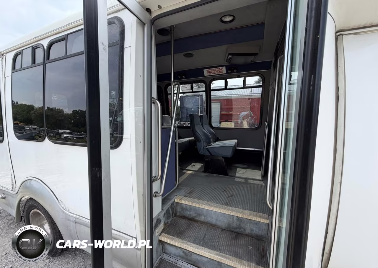 2007 Ford E-350 Bus VIN:1FDWE35L97DA47722 - 13