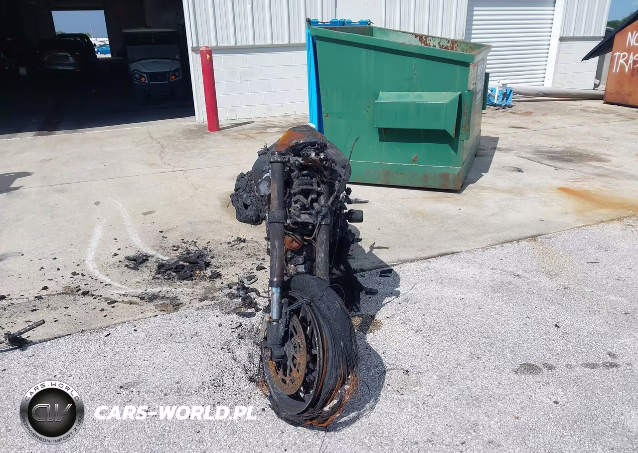 2021 Ducati Monster VIN:ZDMMAMDT7MB001316 - 5