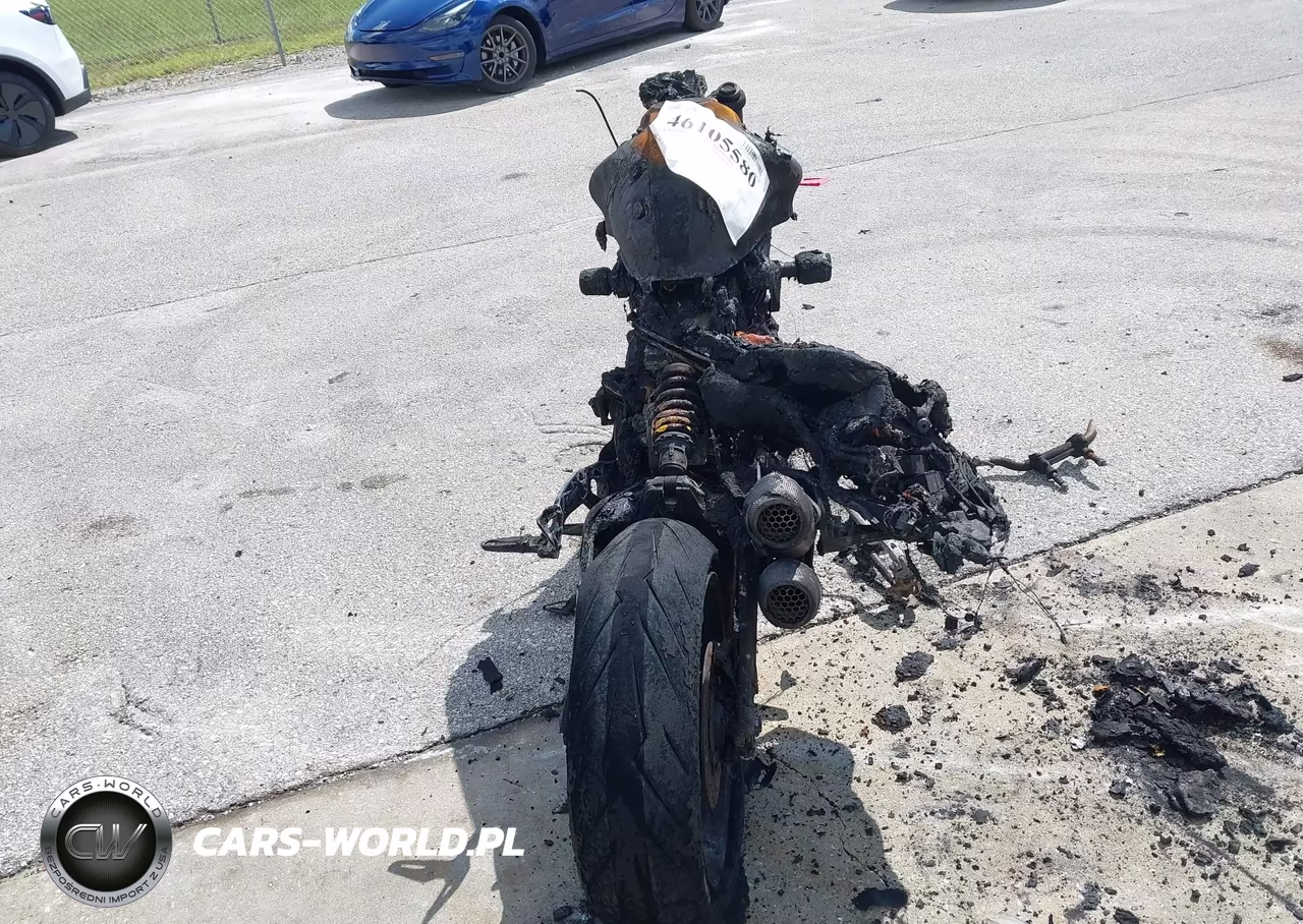 2021 Ducati Monster VIN:ZDMMAMDT7MB001316 - 6