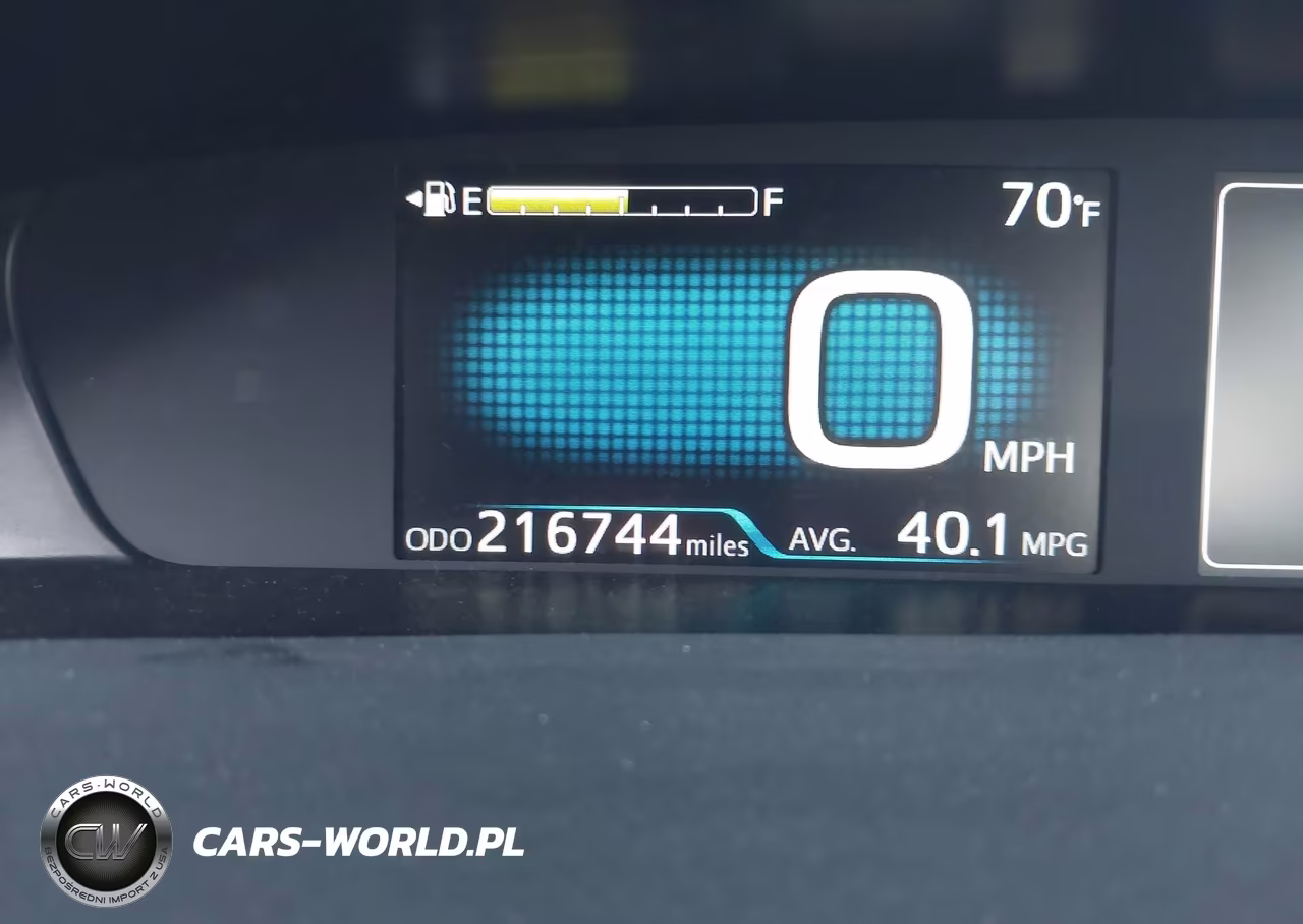 2020 Toyota Prius L Eco VIN:JTDKARFU2L3123225 - 16