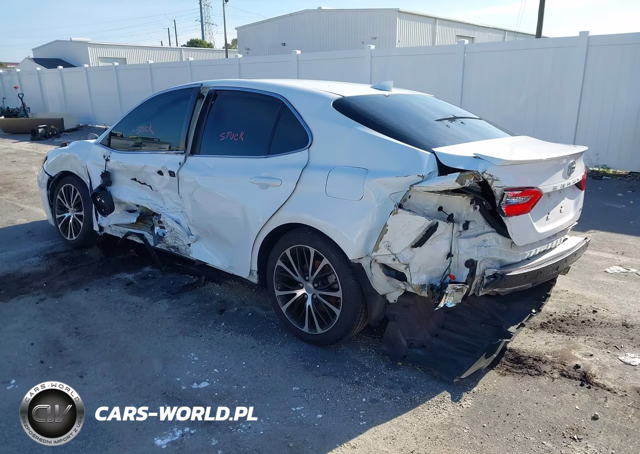 2019 Toyota Camry Se VIN:4T1B11HK0KU169704 - 3