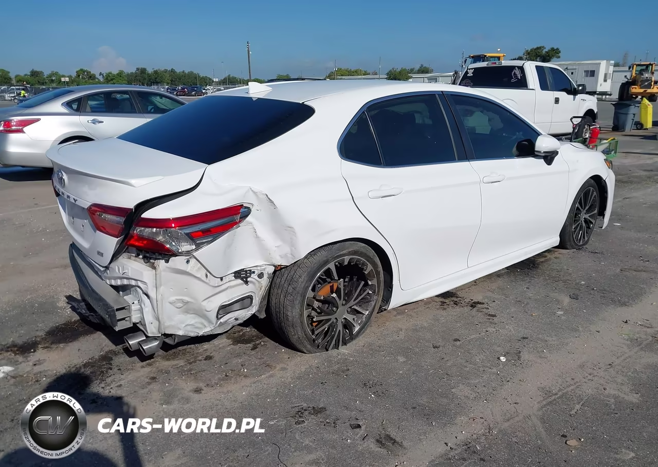 2019 Toyota Camry Se VIN:4T1B11HK0KU169704 - 4