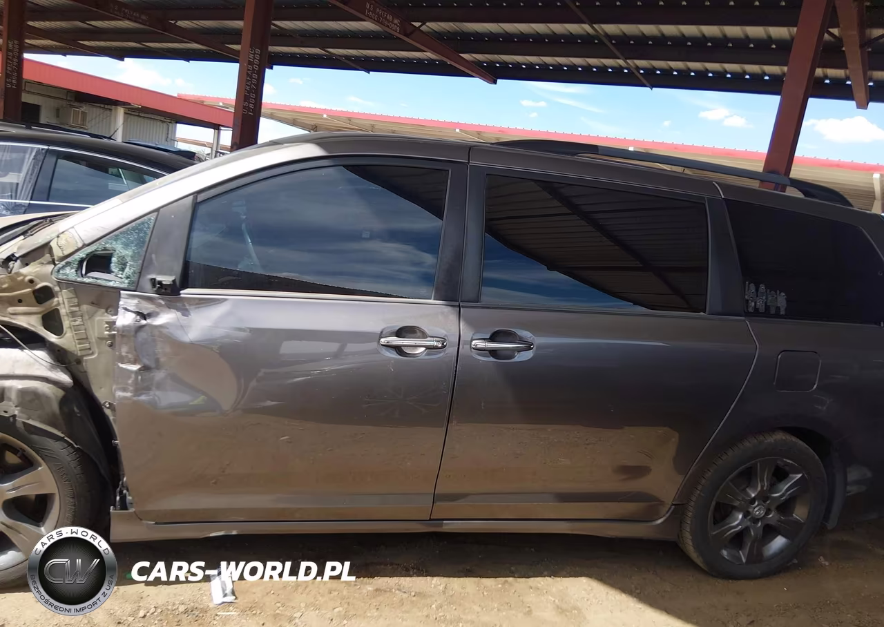 2015 Toyota Sienna Se Premium 8 Passenger VIN:5TDXK3DC5FS669465 - 15