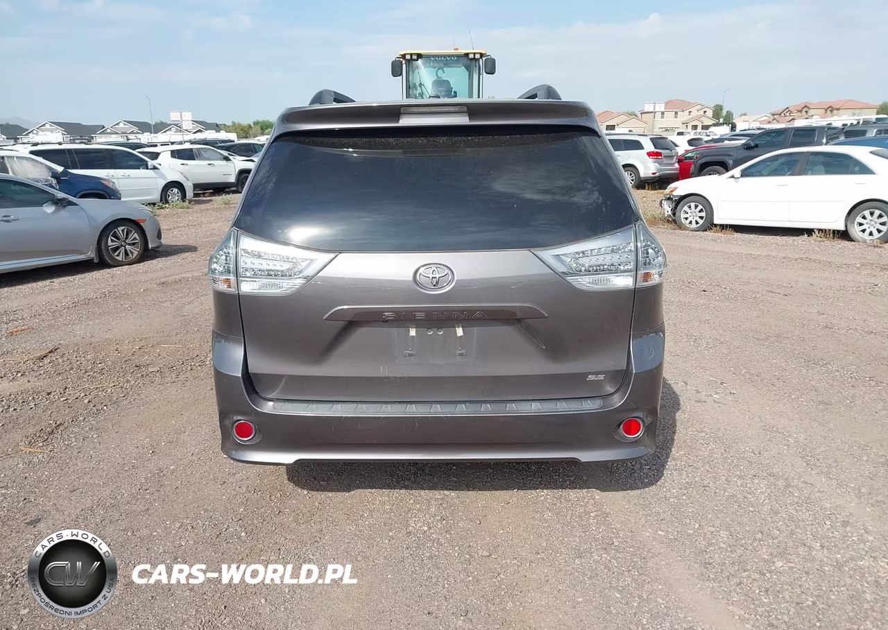 2015 Toyota Sienna Se Premium 8 Passenger VIN:5TDXK3DC5FS669465 - 17