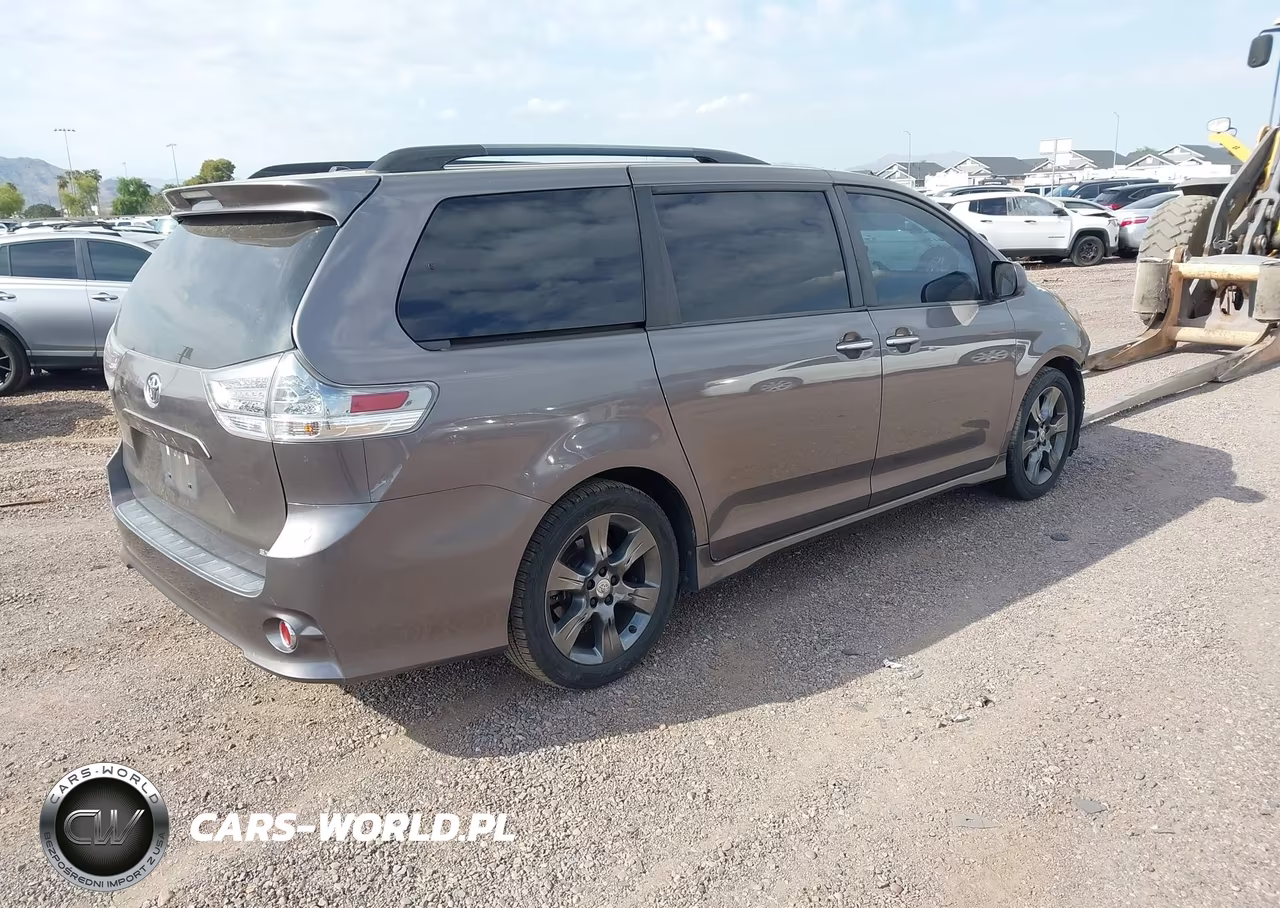2015 Toyota Sienna Se Premium 8 Passenger VIN:5TDXK3DC5FS669465 - 4
