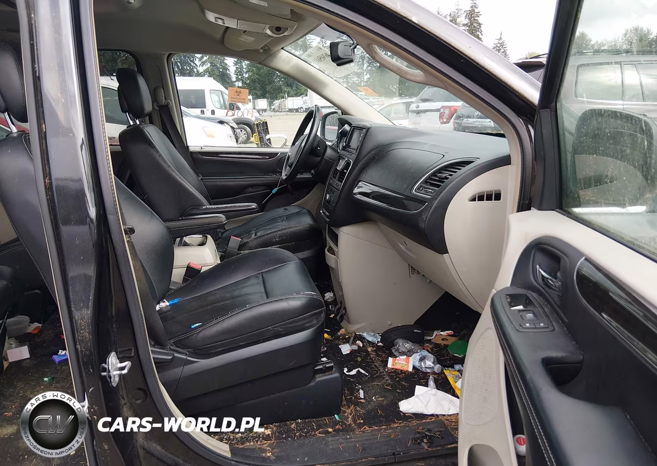 2014 Chrysler Town & Country Touring VIN:2C4RC1BG0ER399990 - 5