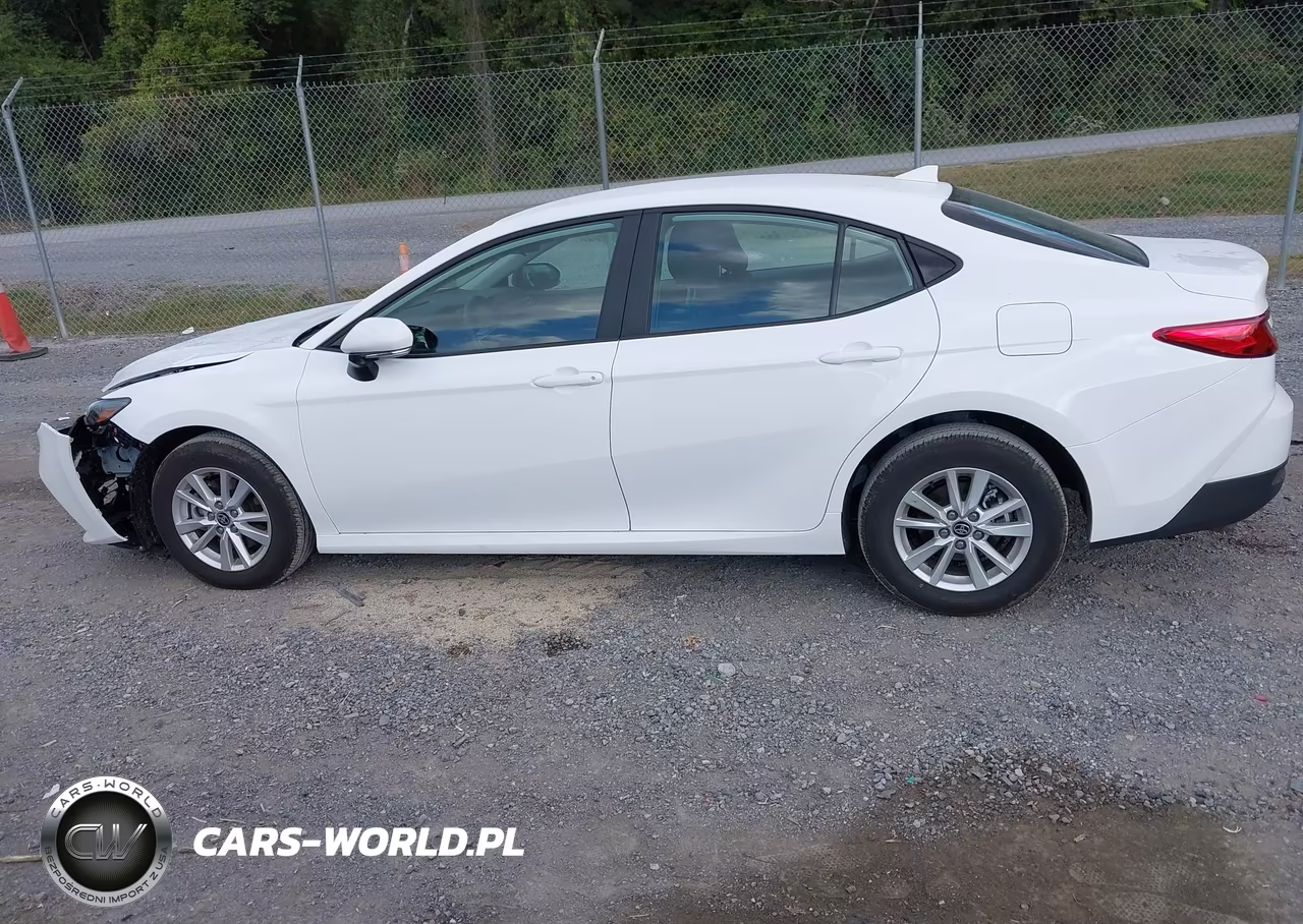 2026 Toyota Camry Le VIN:4T1DAACK9TU761071 - 14