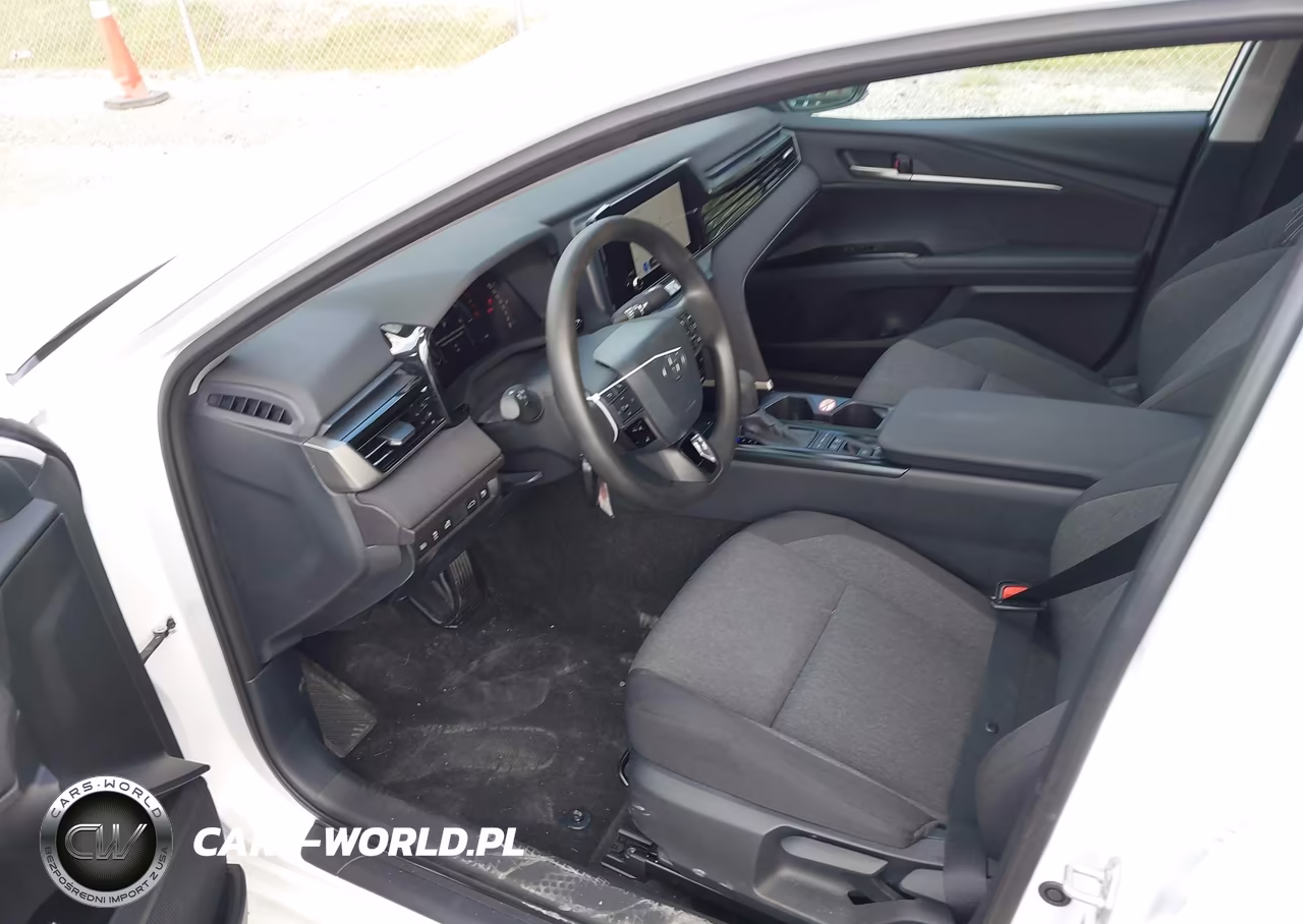 2026 Toyota Camry Le VIN:4T1DAACK9TU761071 - 5