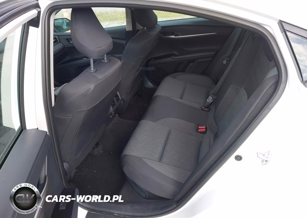 2026 Toyota Camry Le VIN:4T1DAACK9TU761071 - 8