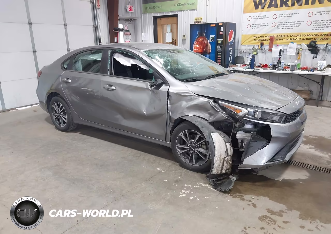 2024 Kia Forte Lxs