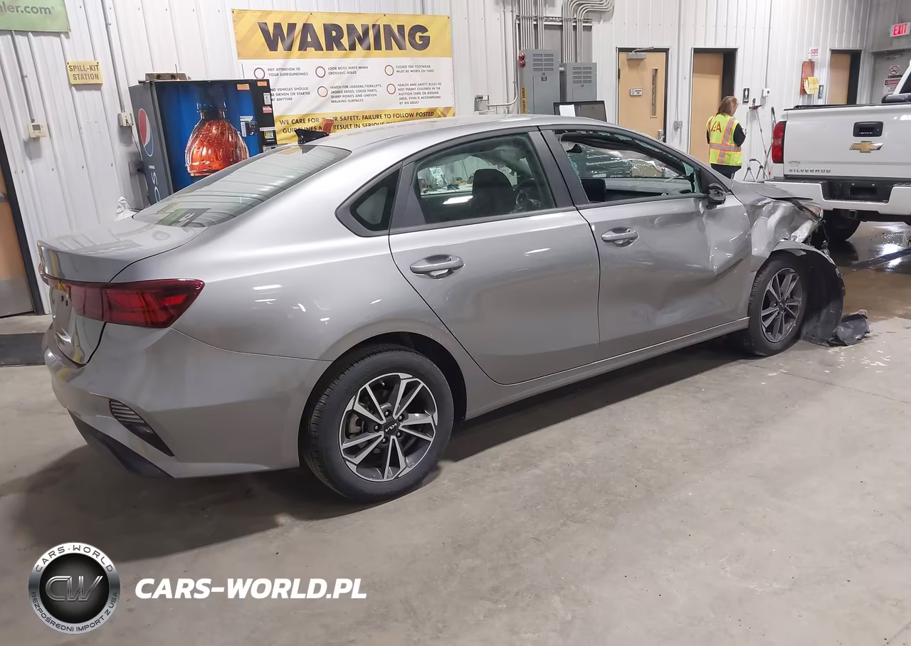 2024 Kia Forte Lxs VIN:3KPF24ADXRE840305 - 4