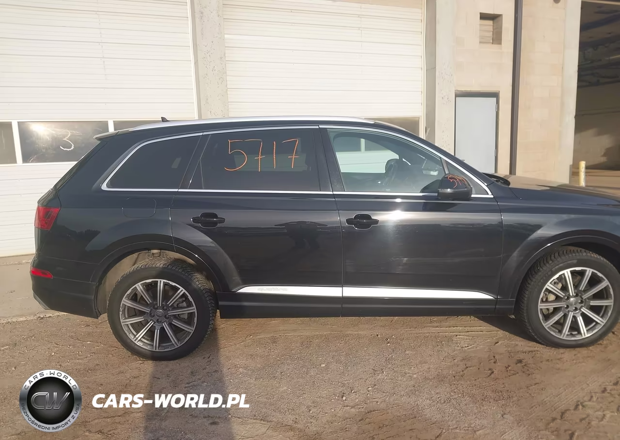 2017 Audi Q7 3.0T Premium VIN:WA1LAAF70HD043403 - 13