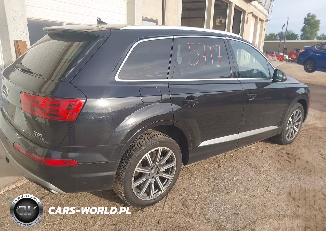 2017 Audi Q7 3.0T Premium VIN:WA1LAAF70HD043403 - 4