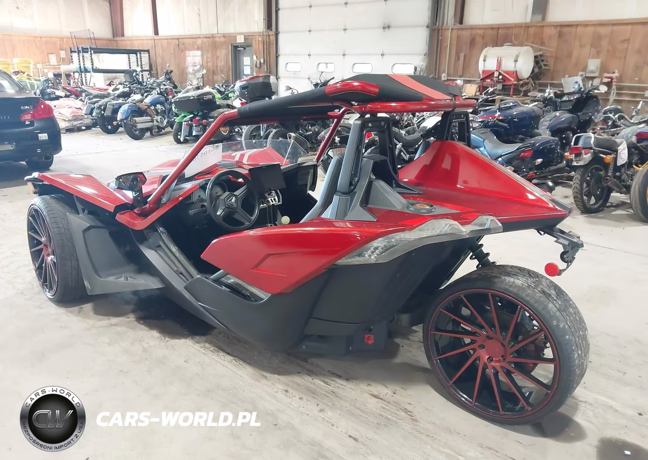 2017 Polaris Slingshot Sl VIN:57XAAPFA1H8122042 - 3