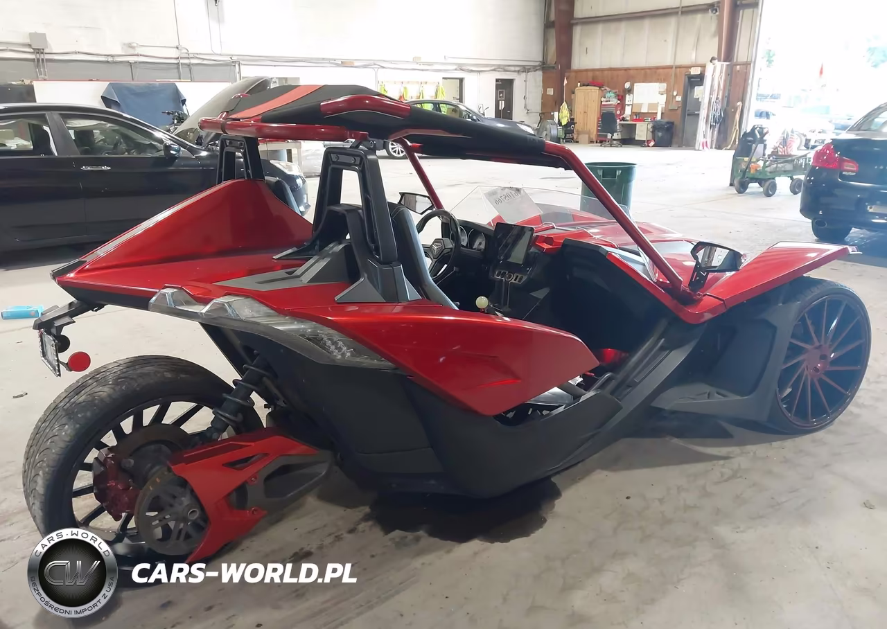 2017 Polaris Slingshot Sl VIN:57XAAPFA1H8122042 - 4