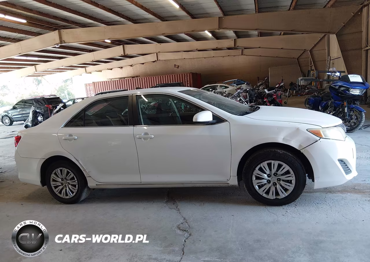 2014 Toyota Camry Le VIN:4T4BF1FK7ER406400 - 13