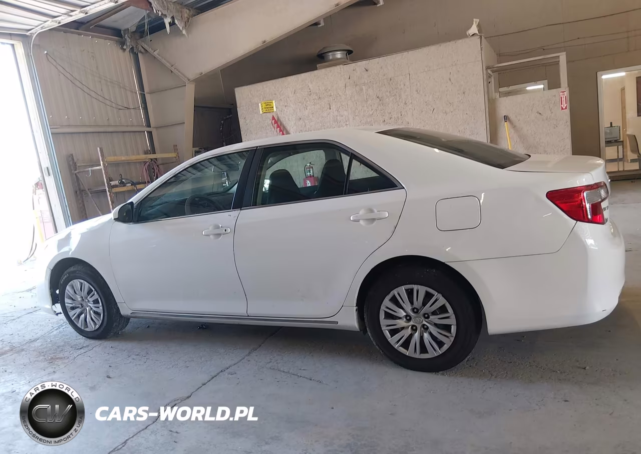 2014 Toyota Camry Le VIN:4T4BF1FK7ER406400 - 14