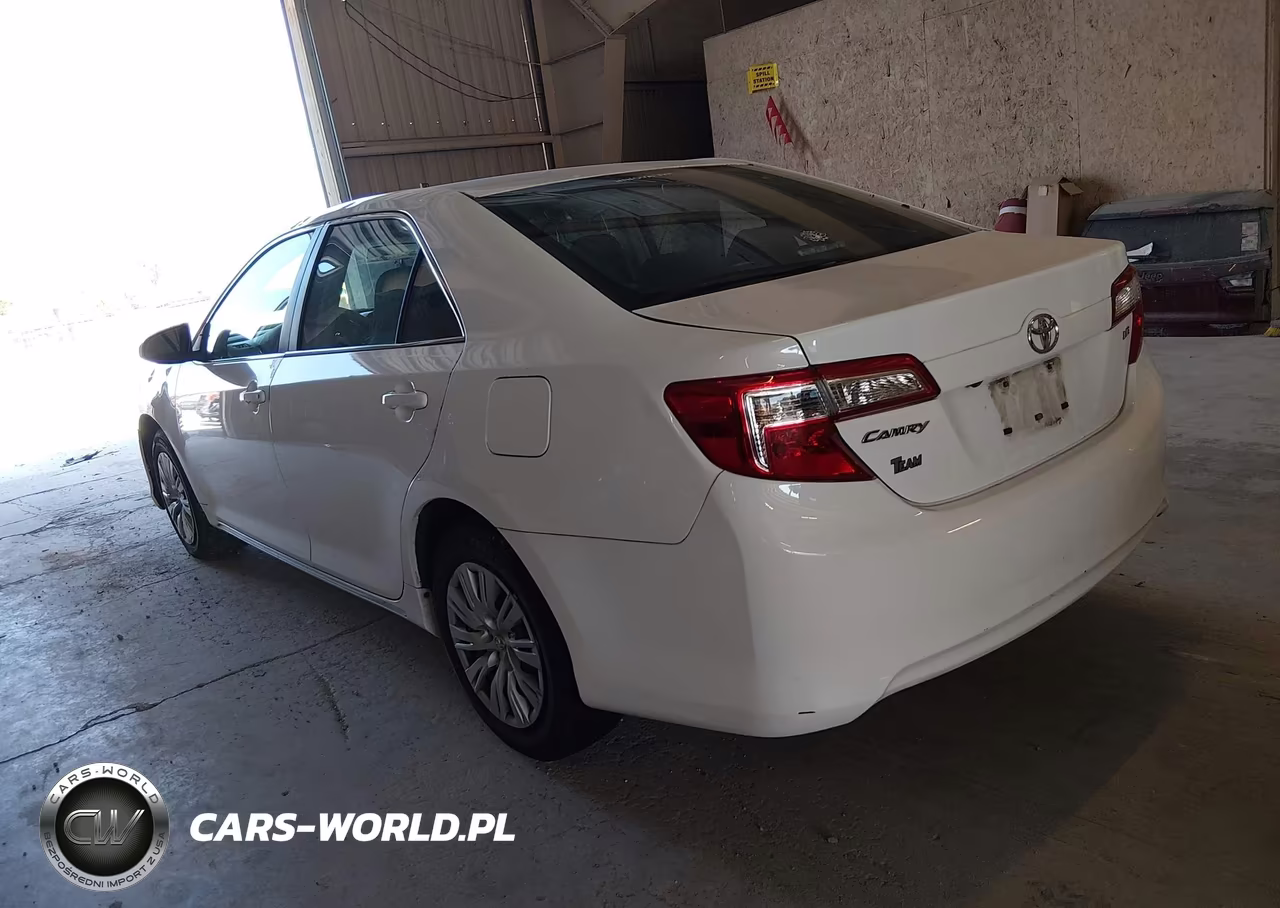 2014 Toyota Camry Le VIN:4T4BF1FK7ER406400 - 3