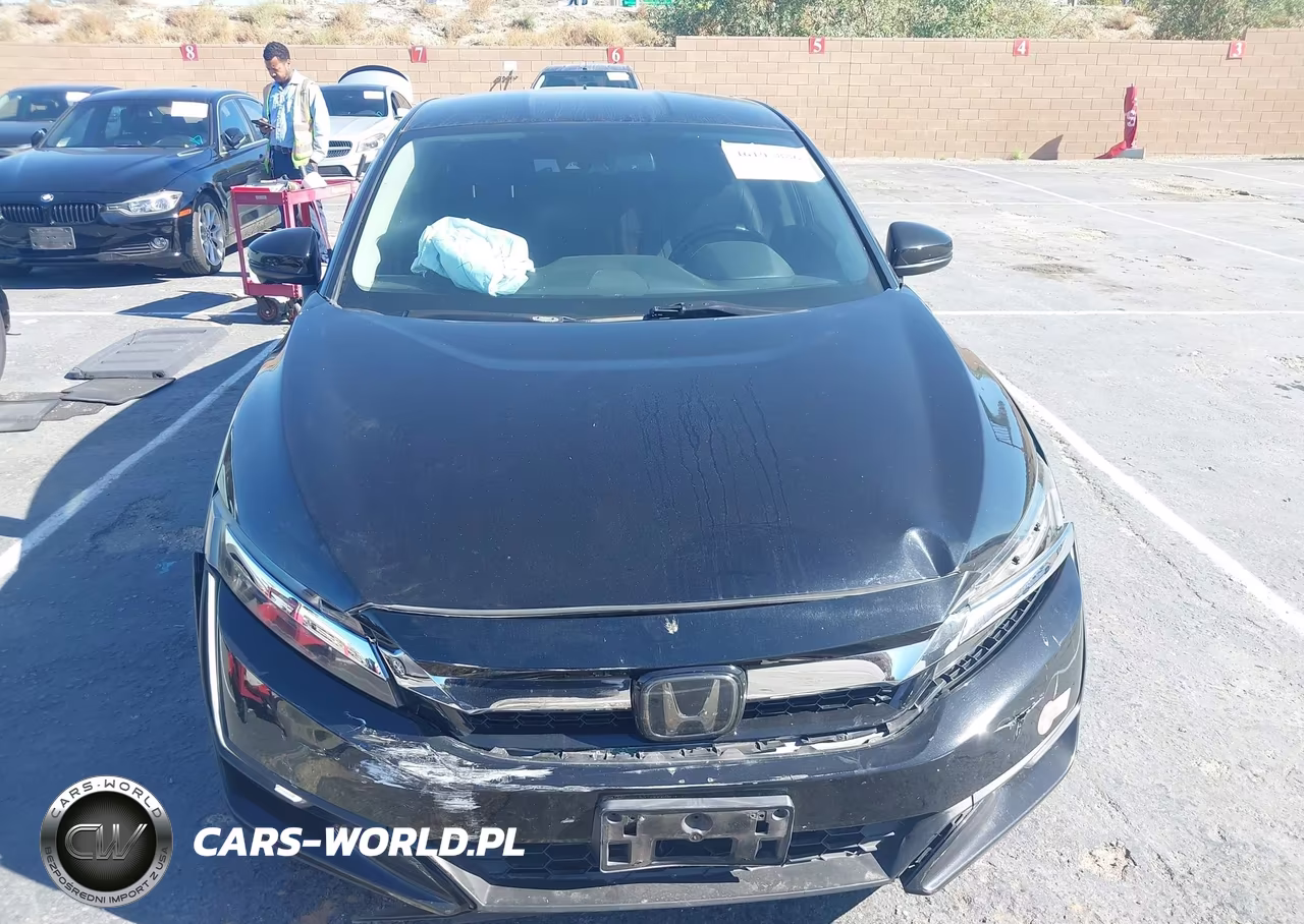 2018 Honda Clarity Plug-In Hybrid Touring VIN:JHMZC5F36JC008549 - 12