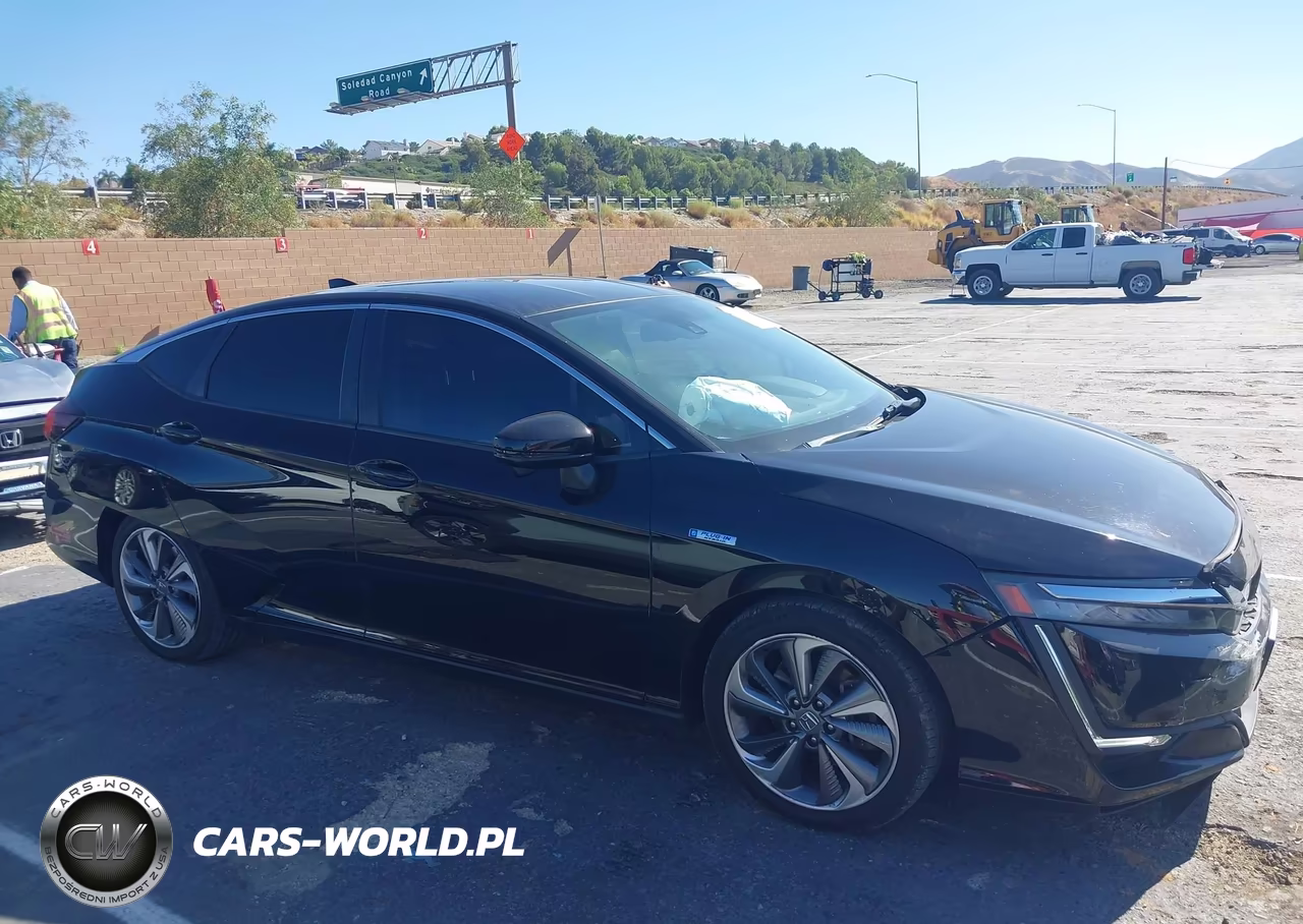 2018 Honda Clarity Plug-In Hybrid Touring VIN:JHMZC5F36JC008549 - 13