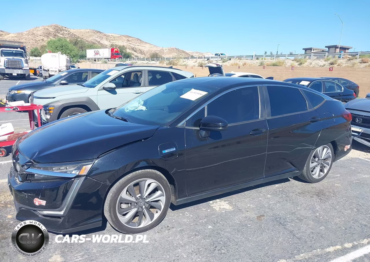 2018 Honda Clarity Plug-In Hybrid Touring VIN:JHMZC5F36JC008549 - 14